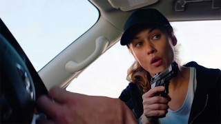 Кадр з фільму Білий слон