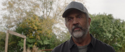 Кадр з фільму Монстри літа