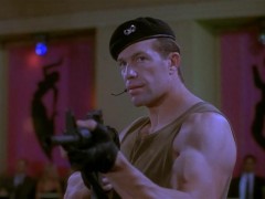 Кадр з фільму Останній круїз