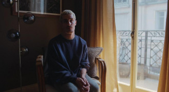 Кадр з фільму Солодка скорбота