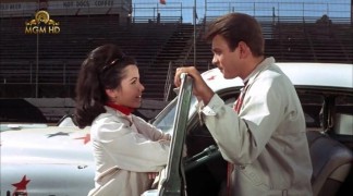 Кадр з фільму Громовий провулок