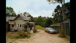 Кадр з фільму Буґонія