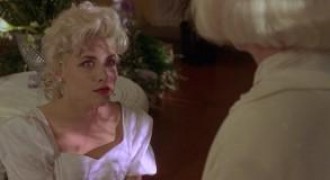 Кадр з фільму Злиття двох місяців