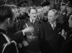 Кадр з фільму Бути чи не бути