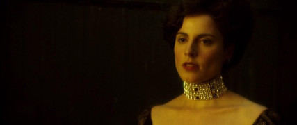 Кадр з фільму Жінка в золотому