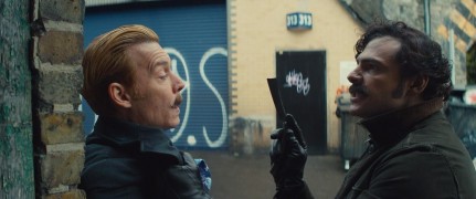 Кадр з фільму Мордекай