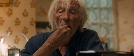 Кадр з фільму Від сім'ї не втечеш