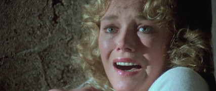 Кадр з фільму Будинок біля цвинтаря