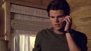 Кадр з фільму Місце аварії: сім'я в небезпеці