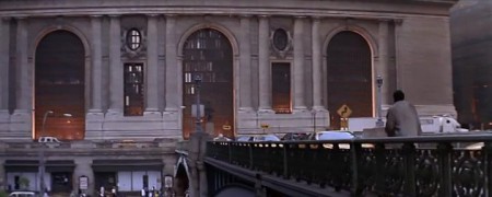 Кадр з фільму Крайні заходи