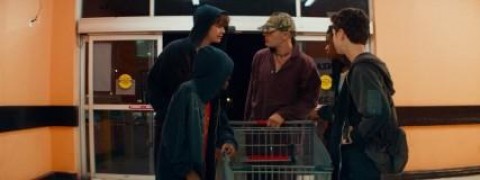 Кадр з фільму Володарі вулиць