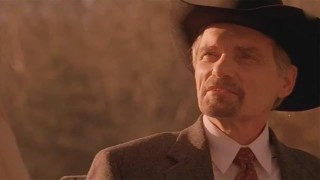 Кадр з фільму Людина-личинка