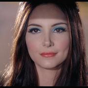 Кадр з фільму Відьма кохання