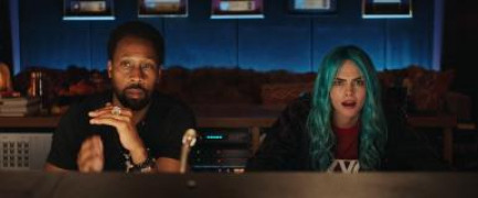 Кадр з фільму Життя за рік