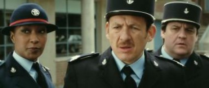 Кадр з фільму Митниця дає добро