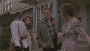 Кадр з фільму Врятуй мене