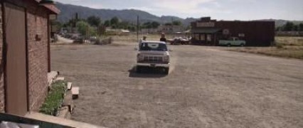 Кадр з фільму Придорожній заклад