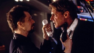 Кадр з фільму Літак президента