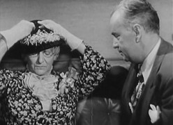 Кадр з фільму Сніданок у Голлівуді