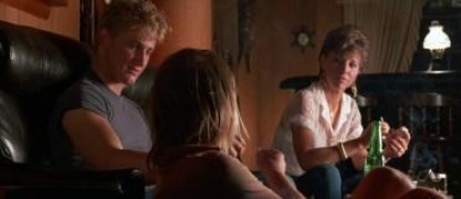 Кадр з фільму Впритул