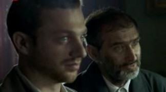 Кадр з фільму Далеко від вікна