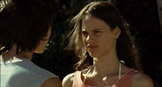 Кадр з фільму За течією