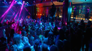 Кадр з фільму Медея: Екзотичне весілля