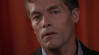 Кадр з фільму Вдаючи Бога