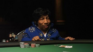 Кадр з фільму Стволи, дівки та азарт