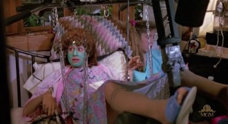 Кадр з фільму Божевільня