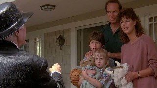 Кадр з фільму Полтергейст 2: Інший бік