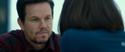 Кадр з фільму 22 милі