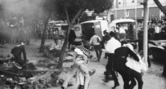 Кадр з фільму Битва за Алжир