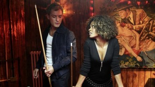 Кадр з фільму Красунчик Алфі, або Чого хочуть чоловіки