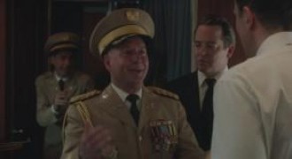 Кадр з фільму Правила не застосовуються