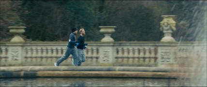 Кадр з фільму Вціліла