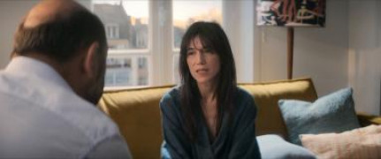 Кадр з фільму Наречений з all inclusive