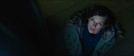 Кадр з фільму Вціліла