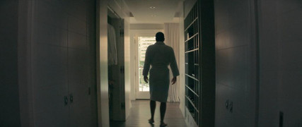 Кадр з фільму Низько