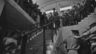 Кадр з фільму Пагорб