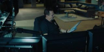 Кадр з фільму Під спостереженням