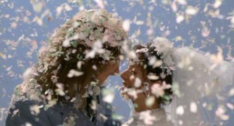 Кадр з фільму Переступаючи межу