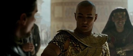 Кадр з фільму Вихід: Боги та царі