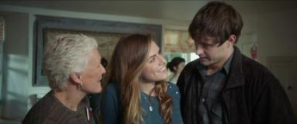 Кадр з фільму Дружина