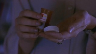 Кадр з фільму Самотня біла жінка