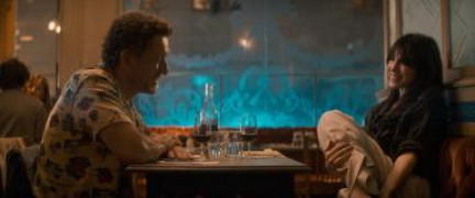 Кадр з фільму Наречений з all inclusive