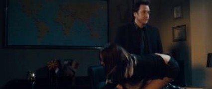 Кадр з фільму Корпорація "Війна"