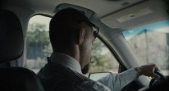 Кадр з фільму Збирач боргів