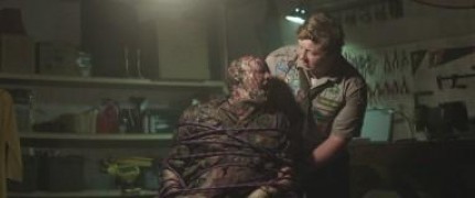 Кадр з фільму Скаути проти зомбі