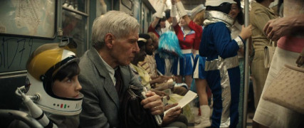 Кадр з фільму Індіана Джонс і реліквія долі